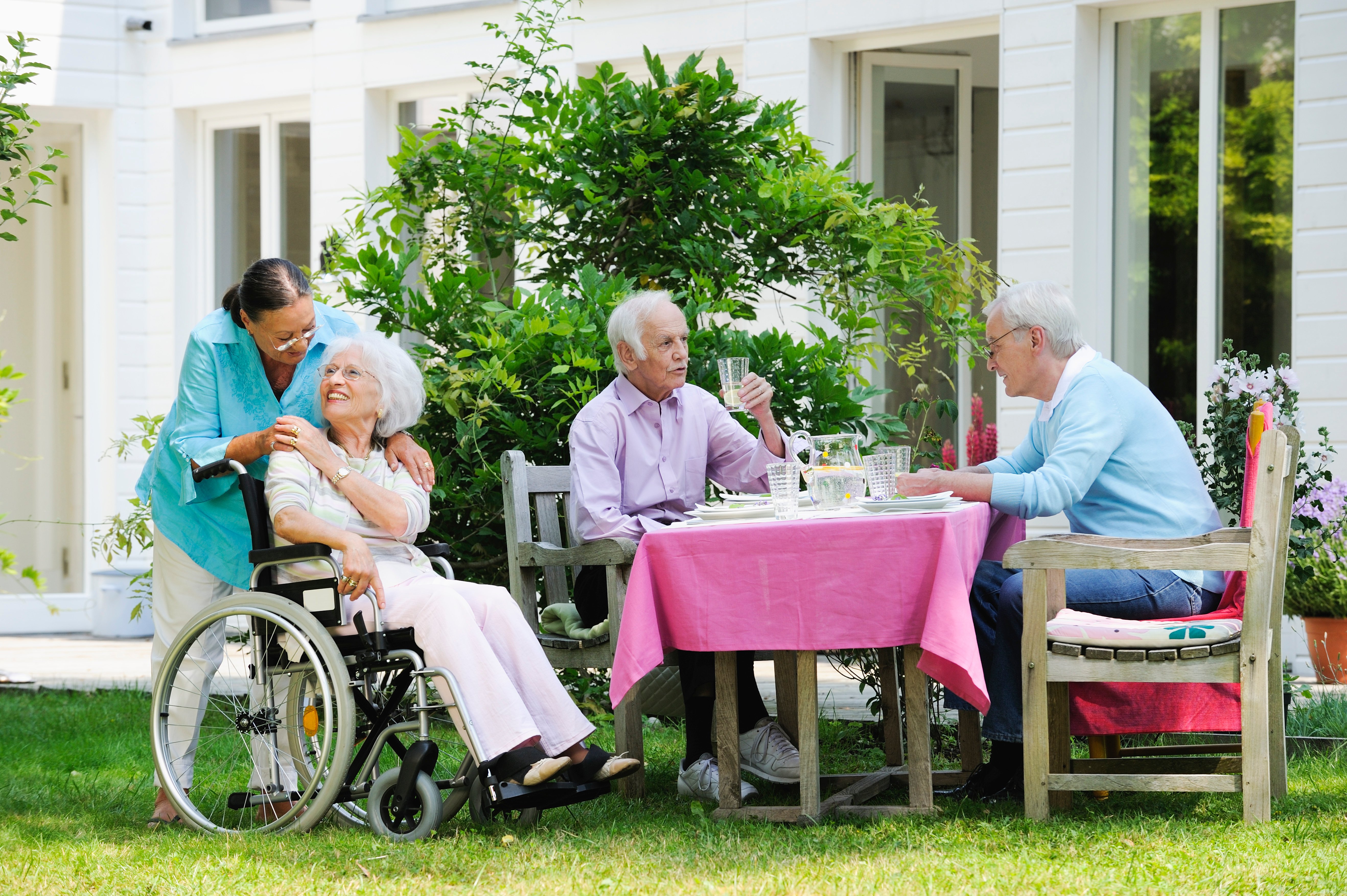 seniors-relaxing-outdoors-and-enjoying-conversatio-2026-01-11-09-39-46-utc